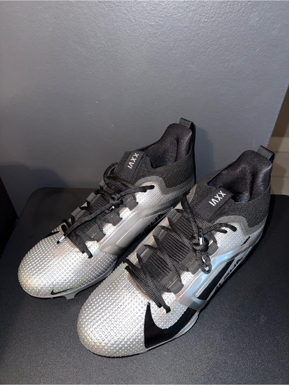 NWOT Nike Alpha Menace 4 Elite Saquon Barkley Football Cleats Men’s Size 9 - Picture 2 of 8